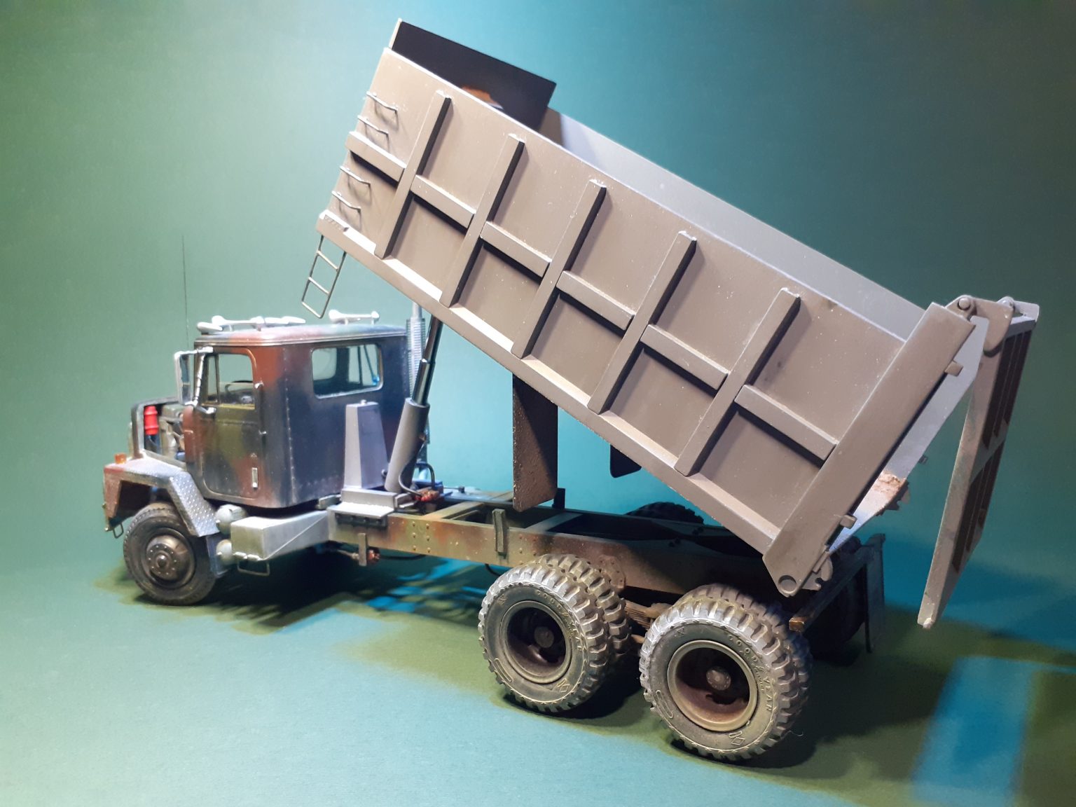 1/25 International Harvester Paystar 5000 Dump Truck Pictures ERTL