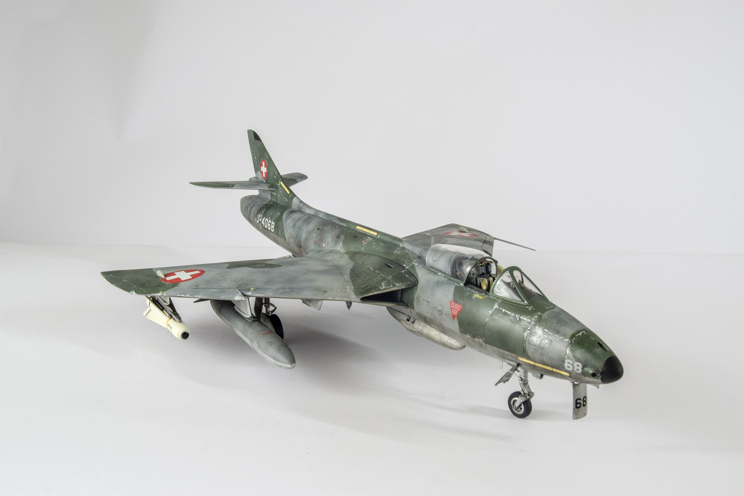 Z3 001 – Hawker Hunter Mk.58 Swiss AF – 1:32 – IPMS